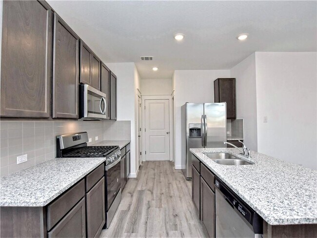 Building Photo - 17301 Leafroller Dr