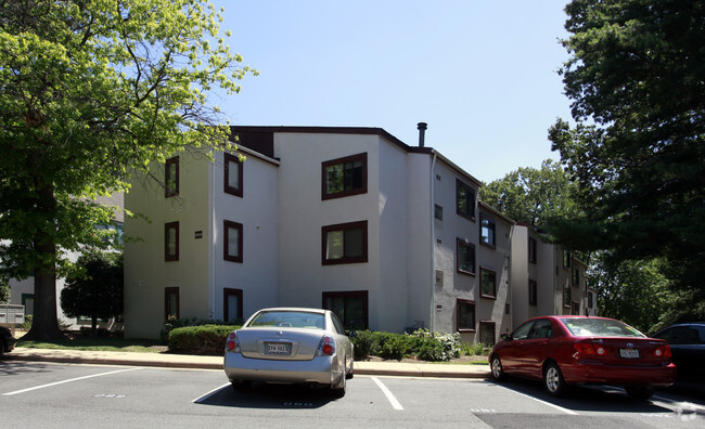 Building Photo - Stonegate Village