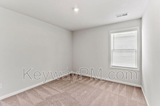 Building Photo - 644 Manitou Cir