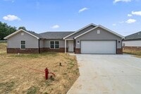 Building Photo - 279 Oak Grv Cir