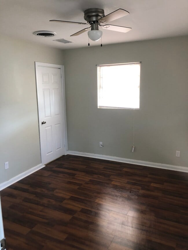 Building Photo - 1111 Sycamore St