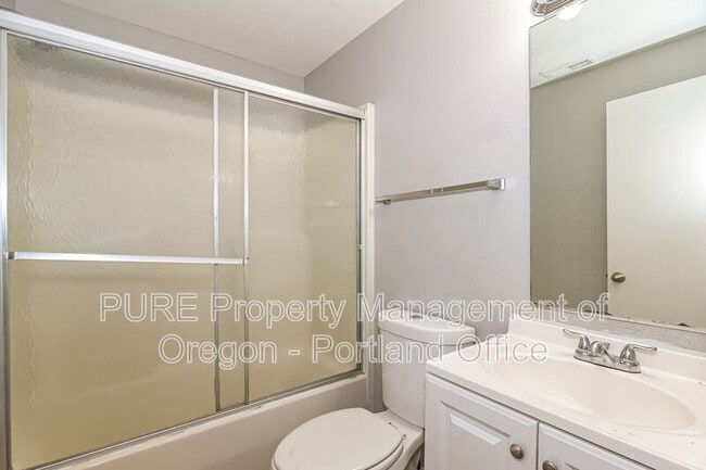 Building Photo - 16106 SE Caruthers St