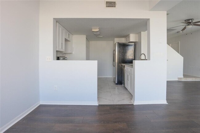 Building Photo - 202 Washington Palm Loop