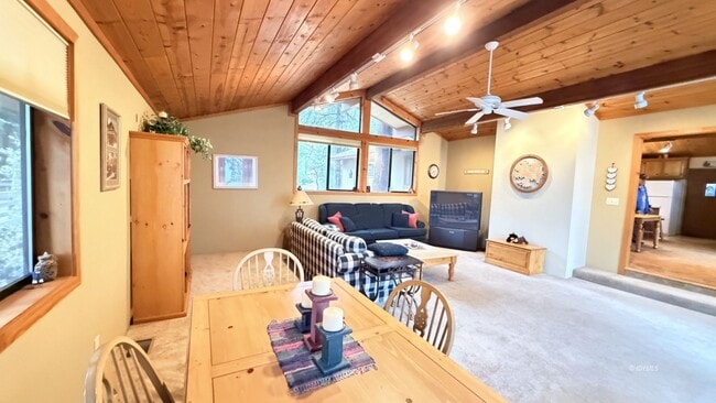 Building Photo - Full Time Rental On Crestview