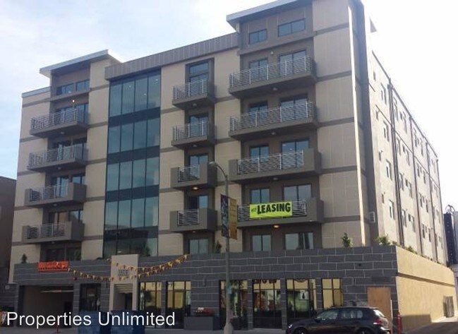 Building Photo - 15210 Ventura Blvd