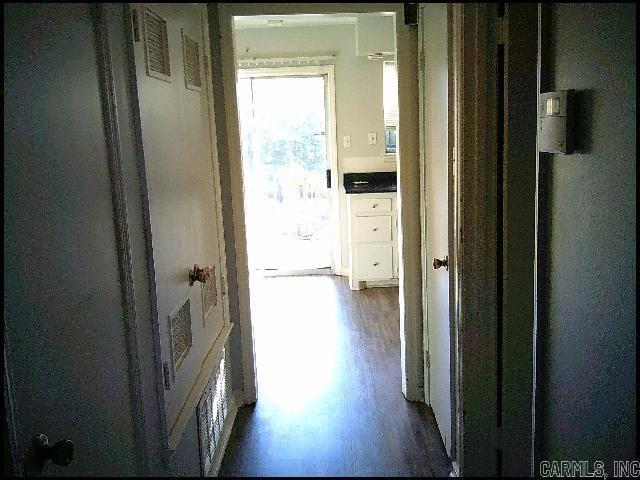 Building Photo - 1805 Sanford Dr