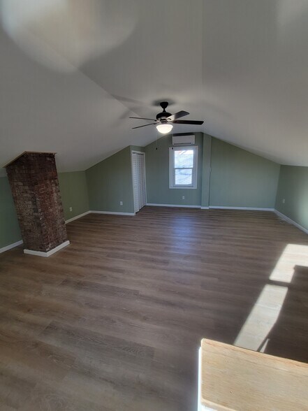 Building Photo - 644 S Englewood Ave