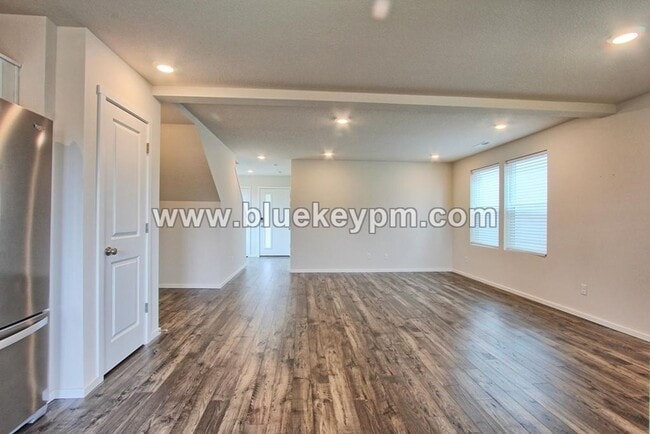 Building Photo - 10312 NE 79th Ct