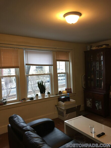 Building Photo - 1615 Commonwealth Ave