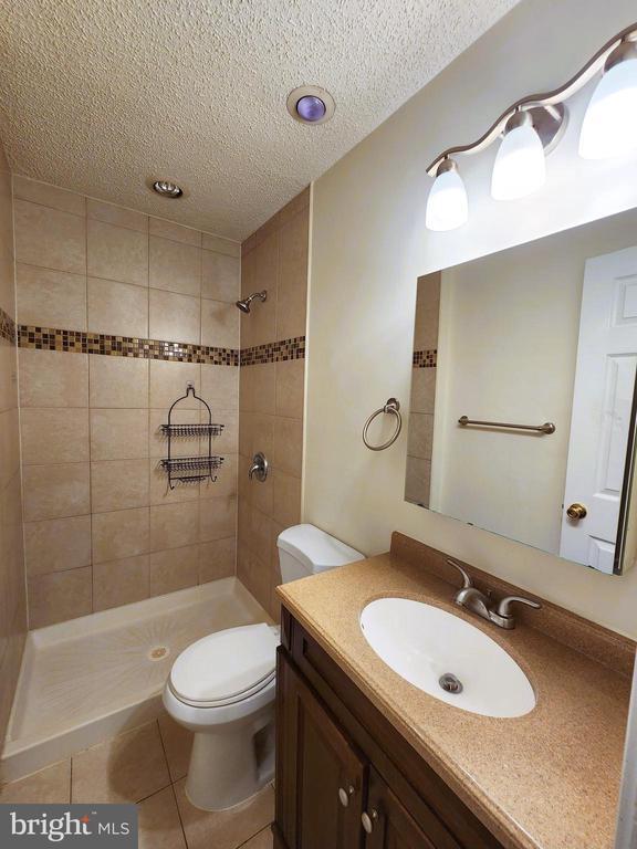 Building Photo - 2077 Pilgrim Dr