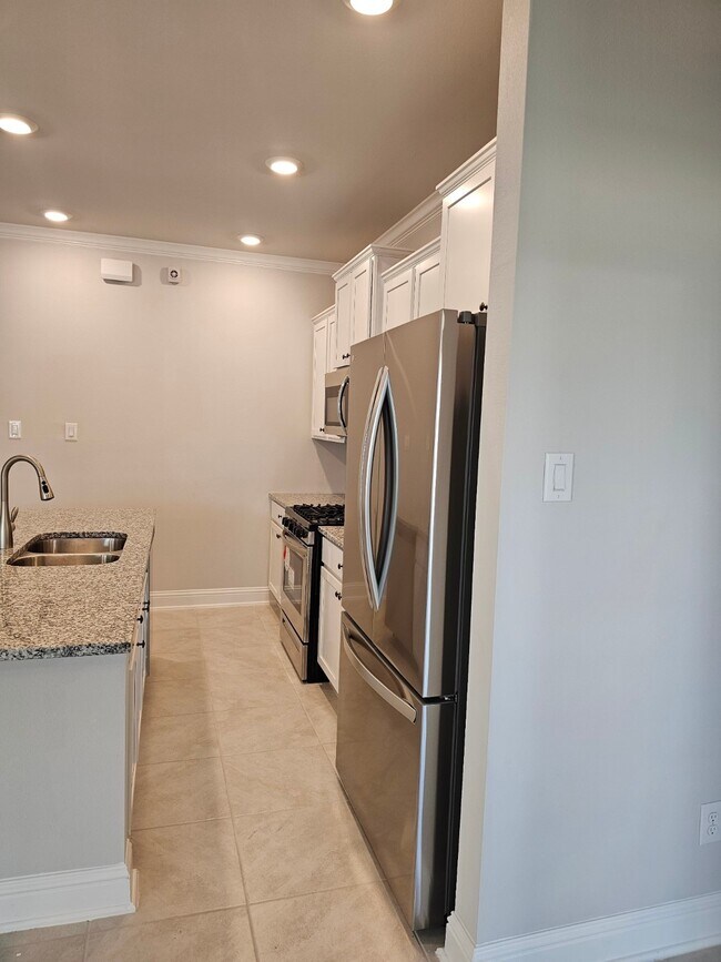 Building Photo - 400 Camino Bay Dr