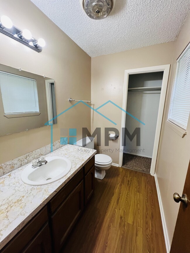 Building Photo - 124 Hardwood Dr