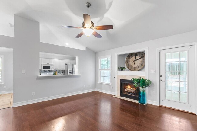 Building Photo - 2521 Heathrow Dr