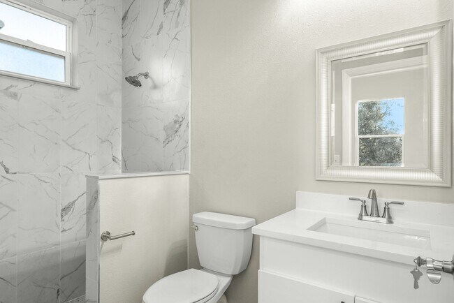 Building Photo - 3 Bedroom Home Located In The Sun N Lake Golf Community