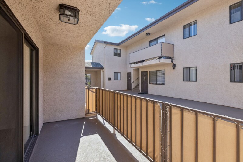 Building Photo - 507 E Cedar Ave