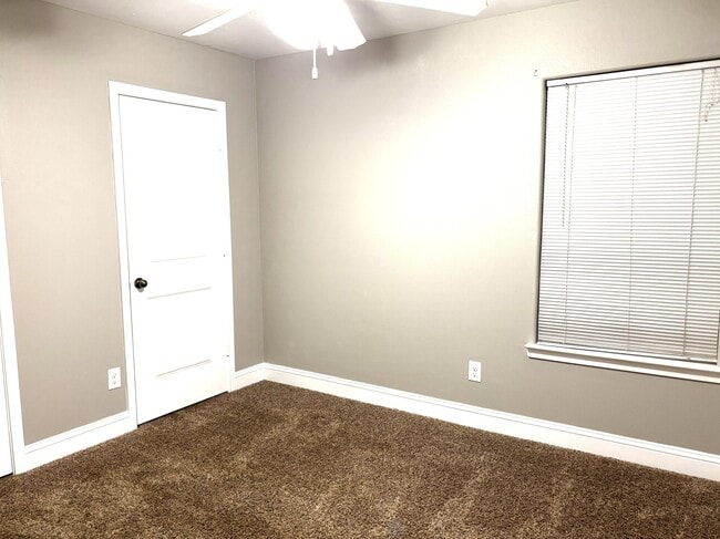 Building Photo - 5534 111th St