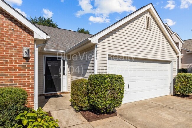 Building Photo - Beautiful Ranch House with 3 bed 2 bath ( Ballantyne area )