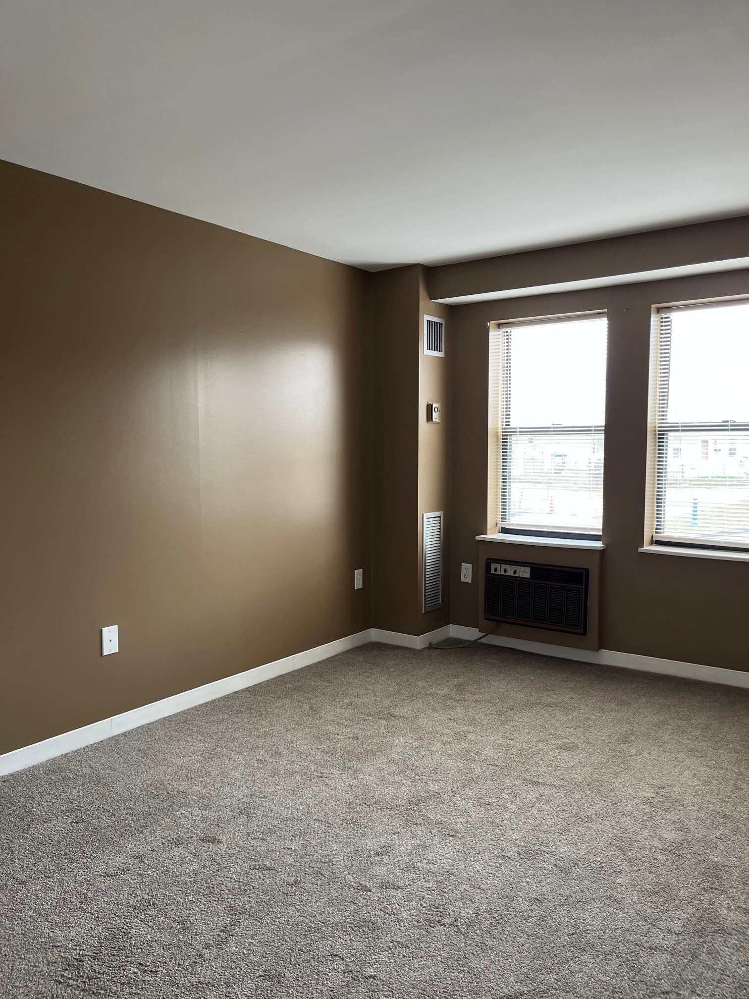 Building Photo - 750 Davol St