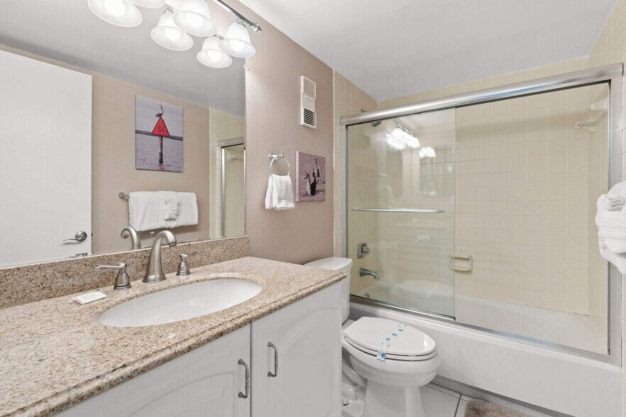 Building Photo - 440 Seaview Ct