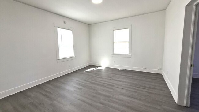 Building Photo - Two Bedroom House For Rent in Anderson SC! Two Weeks FREE Rent!