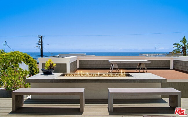 Building Photo - 25157 Malibu Rd