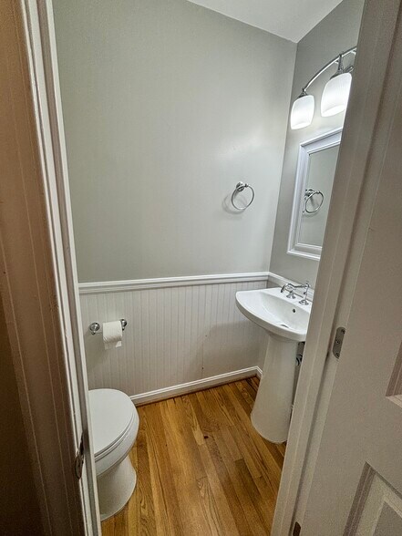 .5 bath first floor - 903 Portner Pl