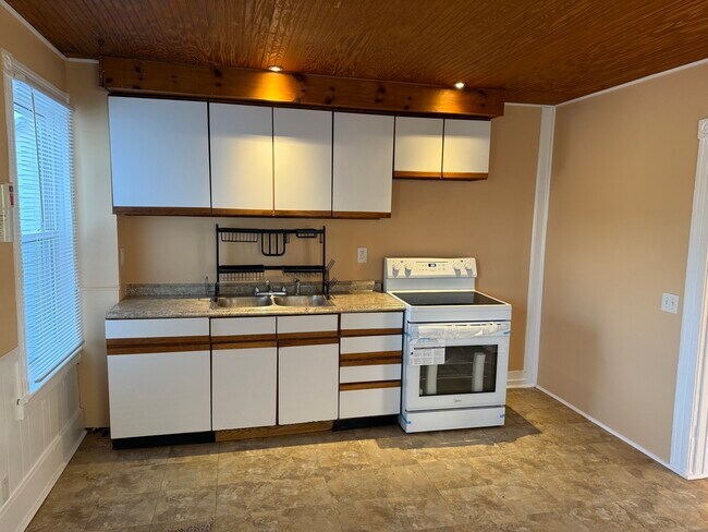 Building Photo - 10 Wilford Ct