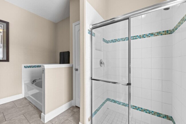 Building Photo - 4425 Acorn Ct