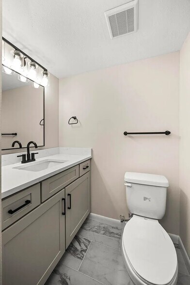 Building Photo - 5702 Brentwood Meadows Cir