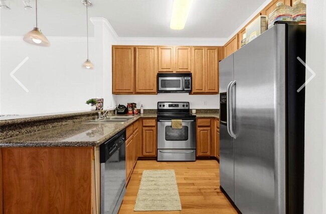 Building Photo - 9200 Westheimer Rd