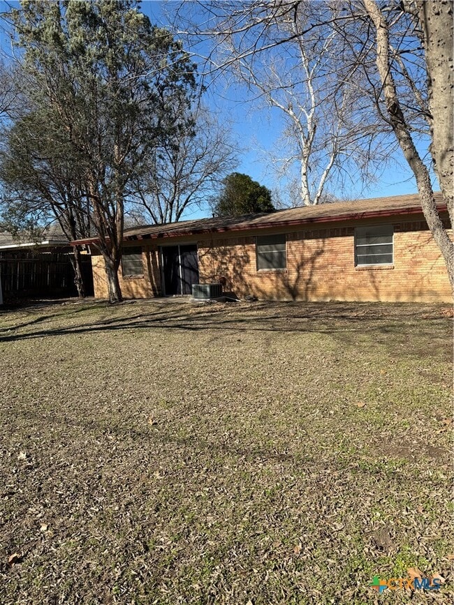 Building Photo - 1102 S Ann Blvd