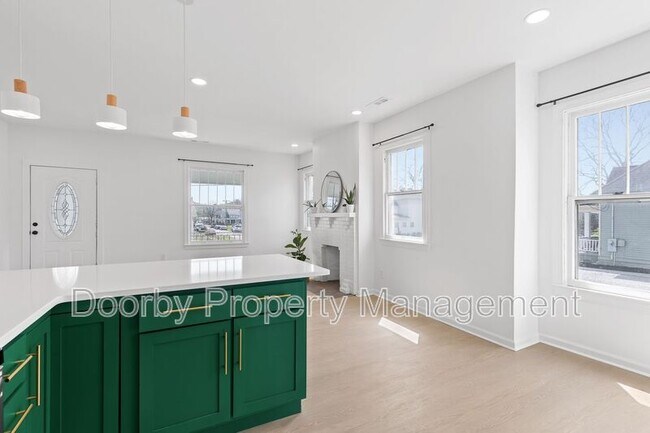 Building Photo - 913 S Highland Park Ave