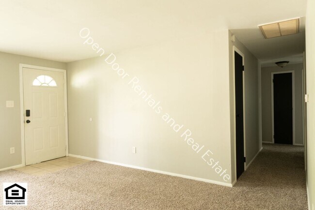 Building Photo - $200 off first months rent! 4 bedroom home...