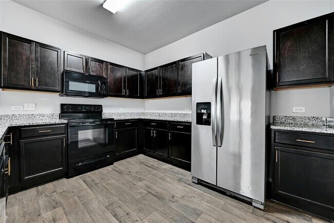 Building Photo - 5800 Shanjia Dr