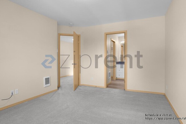 Building Photo - 2636 Reid Ave