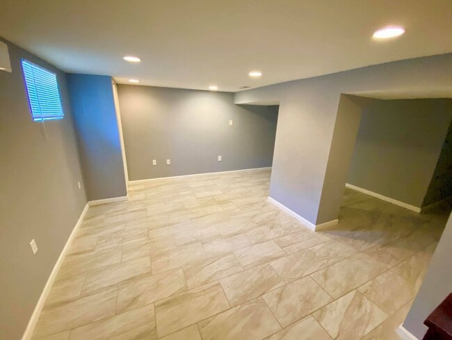 Building Photo - Charming 2bed/2ba Dundalk Townhome!