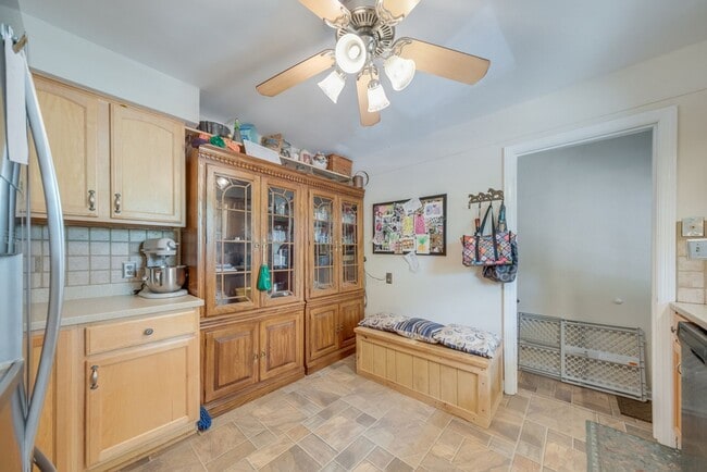 Building Photo - Charming 2-Bedroom Home with Bonus Space &...