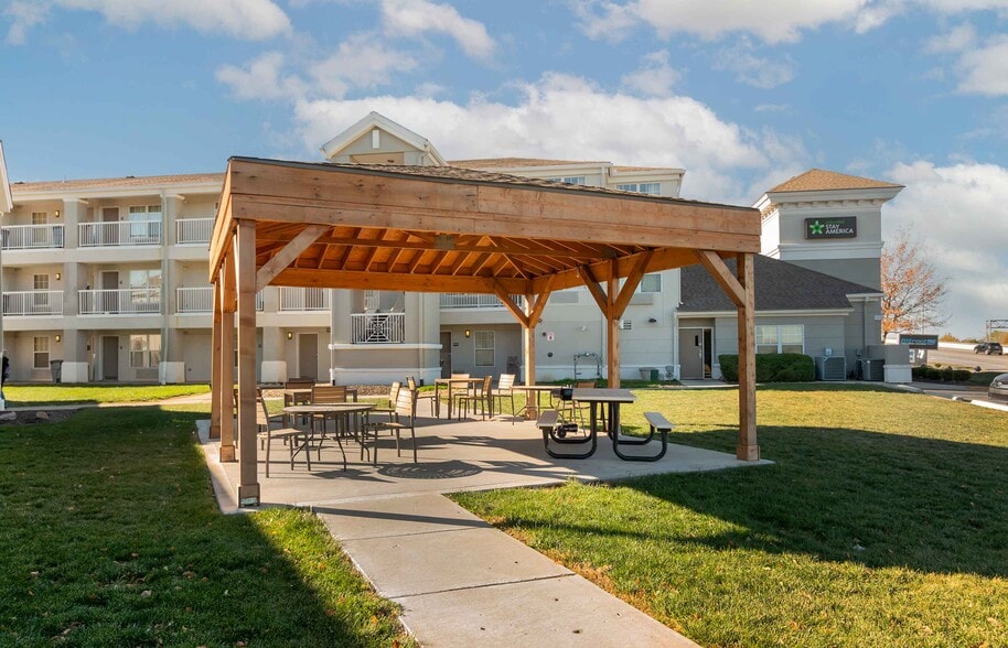 Building Photo - Furnished Studio-Kansas City - Lenexa - 87th St.