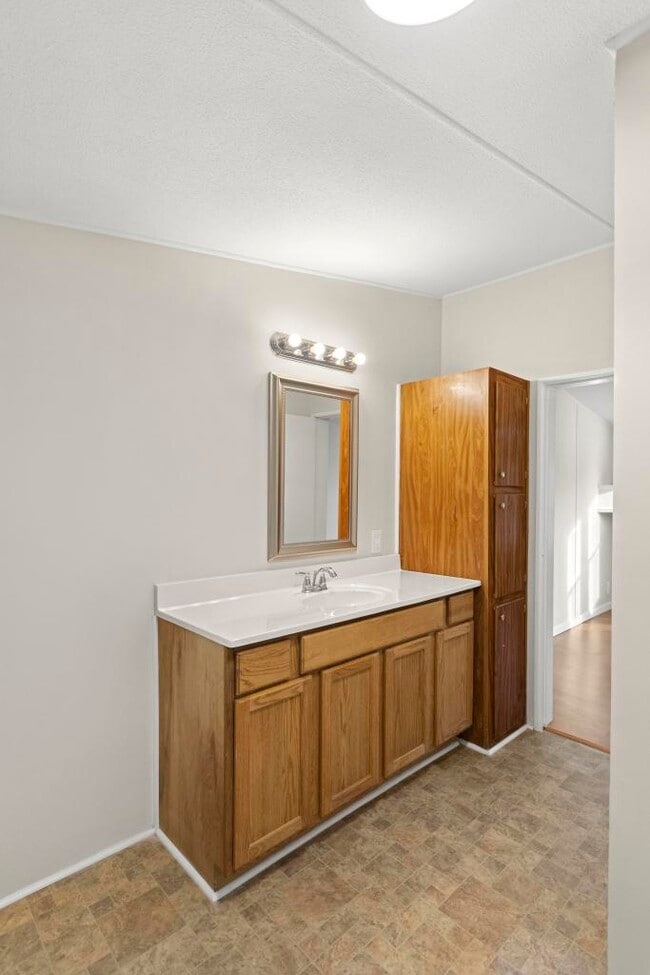 Building Photo - 137 Wendy Hill Ln