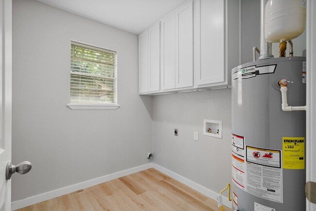 Building Photo - Beautifully Remodeled Home for Lease