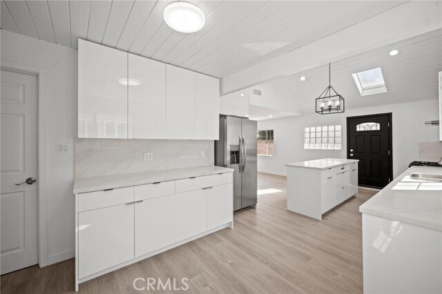 Building Photo - 7445 Balcom Ave