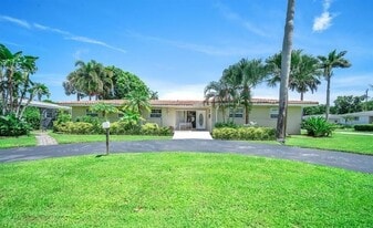 Building Photo - 215 Entrada Dr