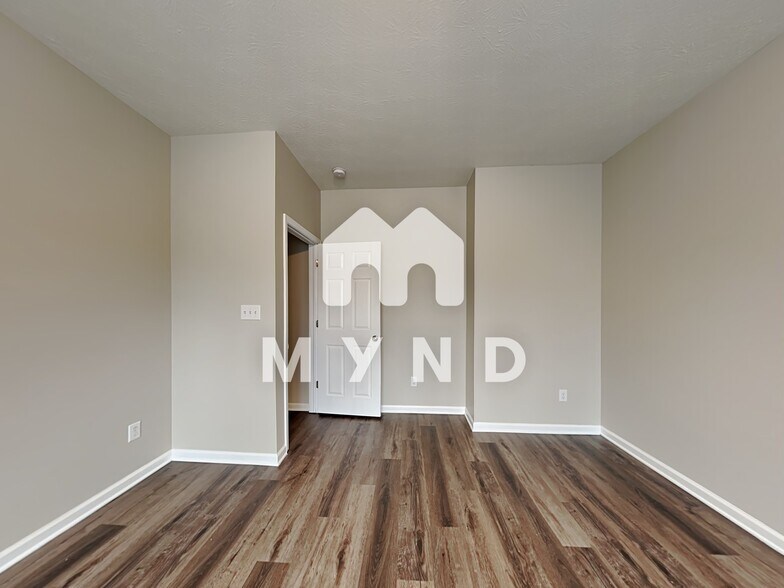 Building Photo - 2428 Apple Tree Ln