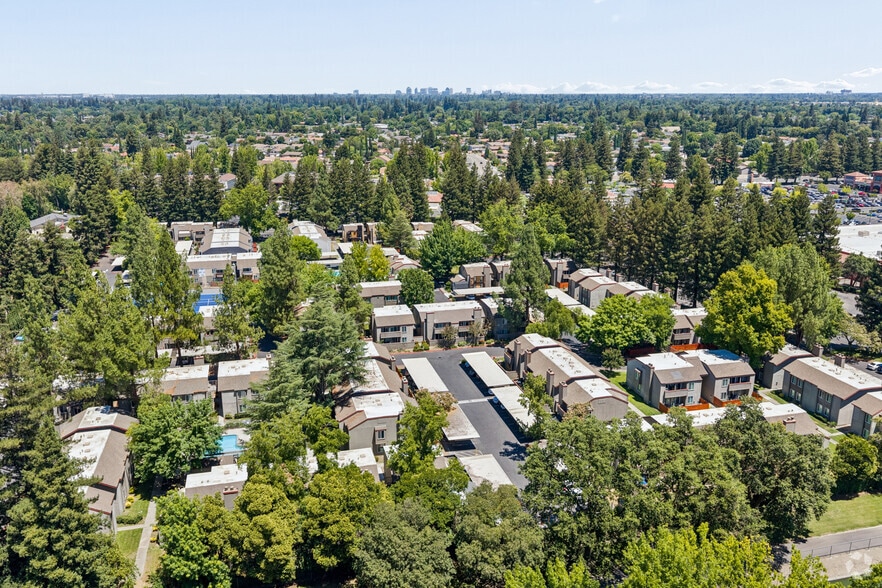 Aerial Context - Greenhaven Oaks Apartments