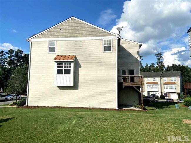 Building Photo - 3 Bedroom Townhome for Rent Apex