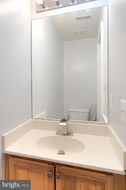 Building Photo - 413 Lakeview Ct