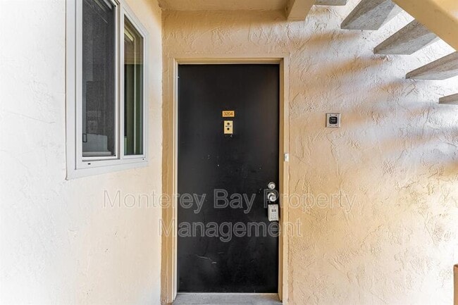 Building Photo - 3204 Golden Oaks Ln