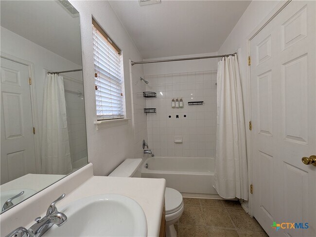 Building Photo - 369 Starling Creek
