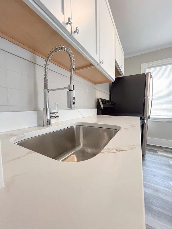 Building Photo - 84 Exeter Ave