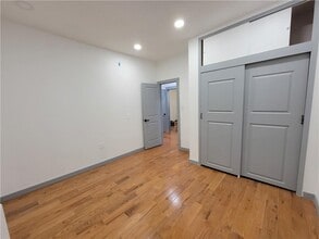 Building Photo - 1111 E 94th St